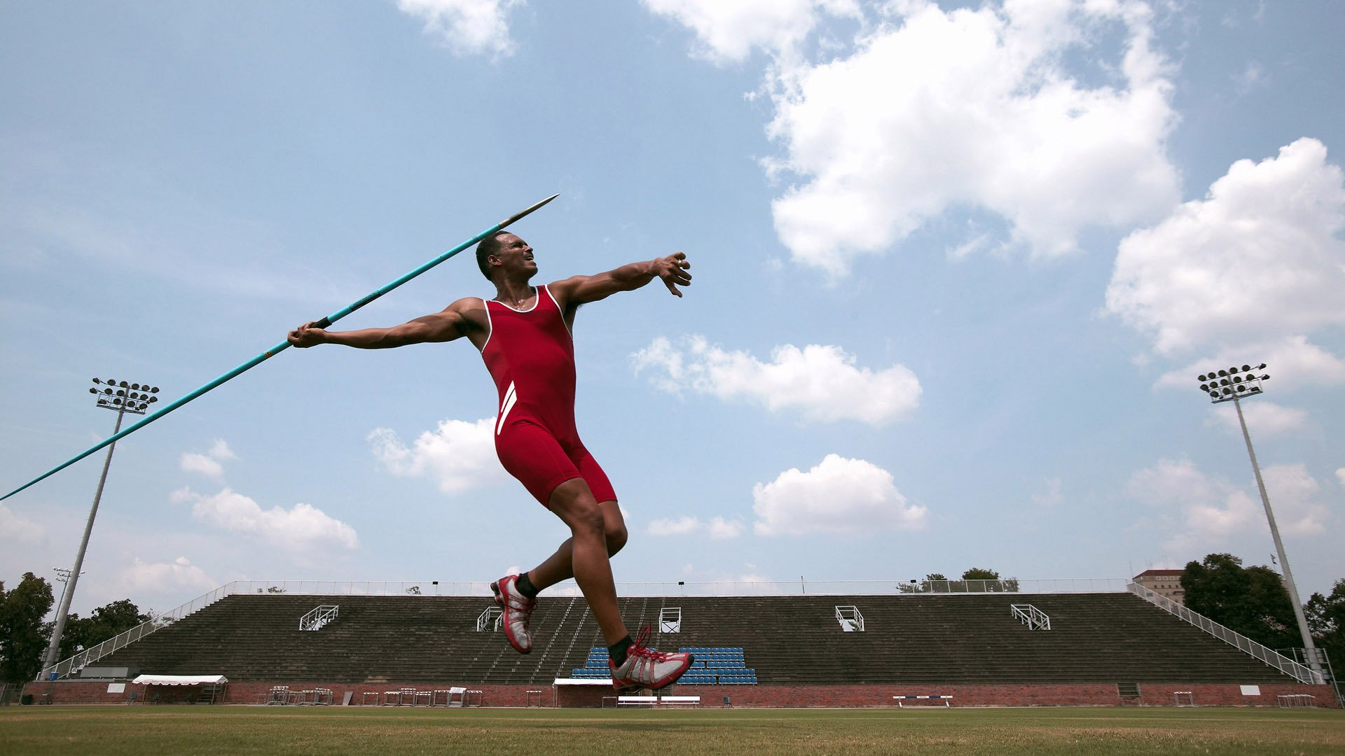 青少年运动干预对学业表现的影响研究，青少年的运动锻炼对身体发育的影响