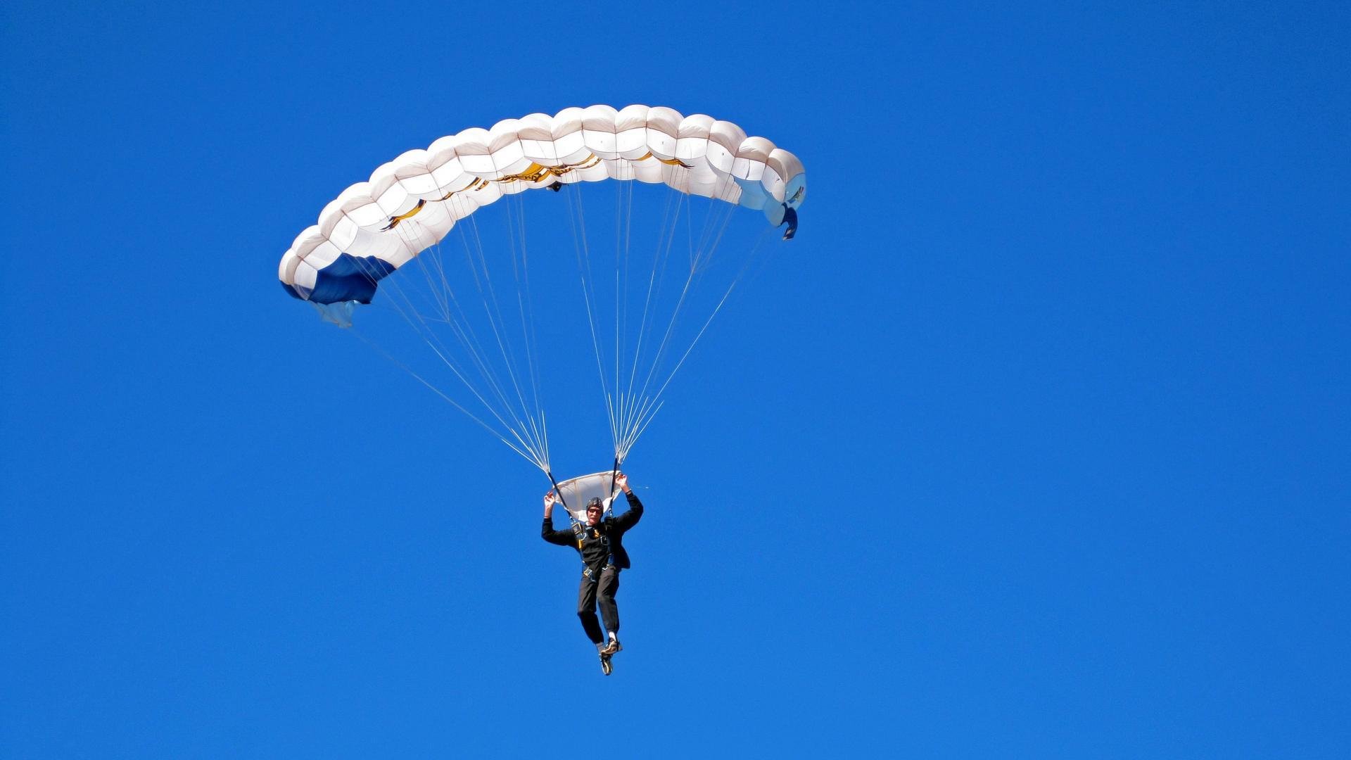 “青春无畏”青少年篮球励志电影在全国上映引发热潮，青少年篮球纪录片