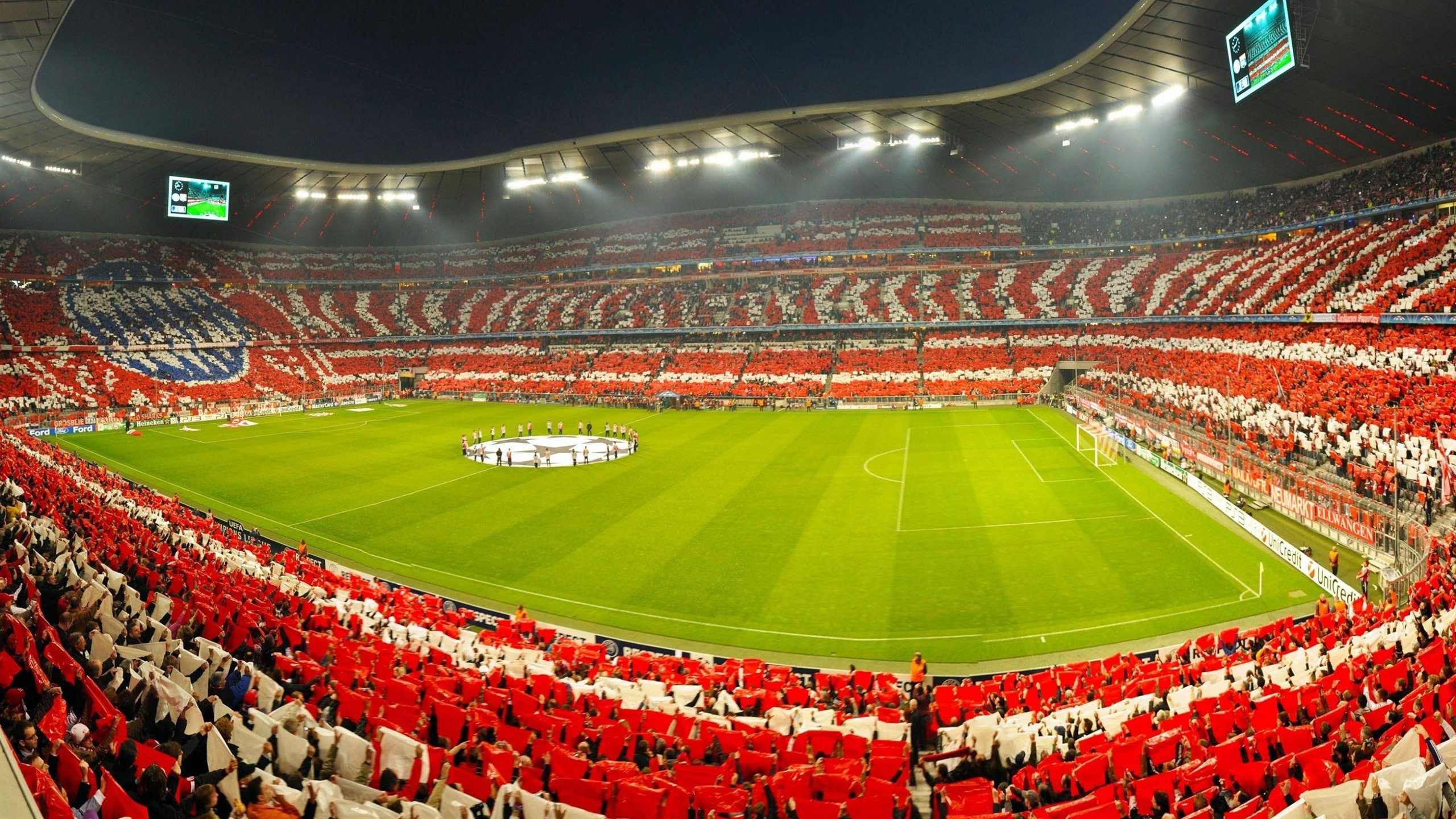 AYX官网-球场大事件：引发热议的重大裁判判罚，球场惨案